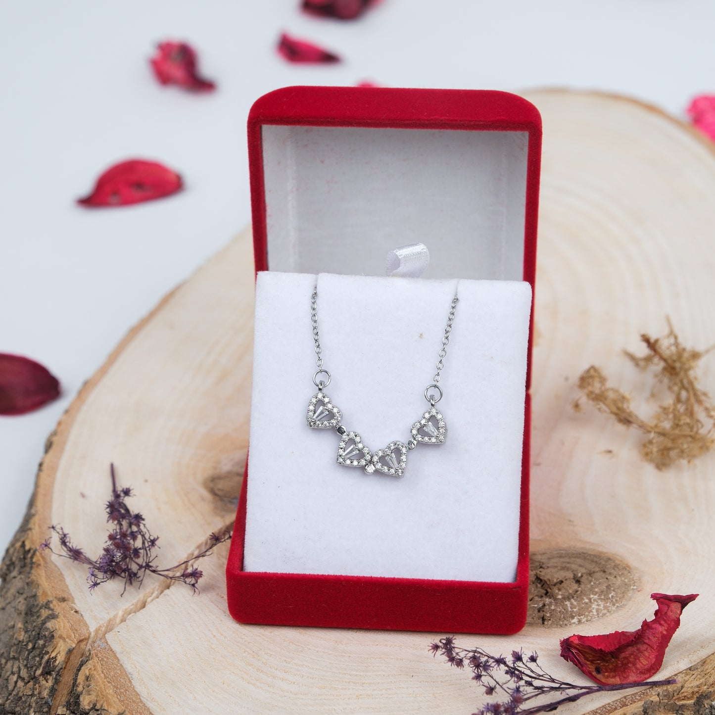 Altın Kaplama Açılabilir Yonca Kalpli Kolye