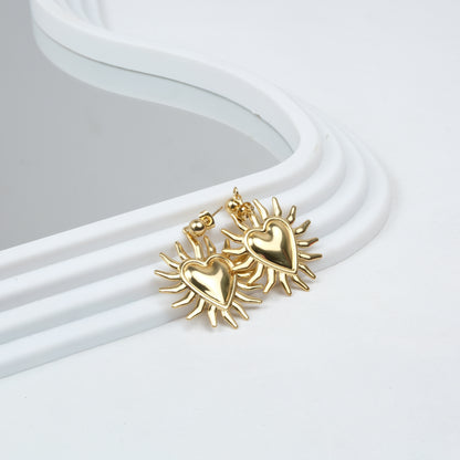 Altın Kaplama Kalp Detay Küpe