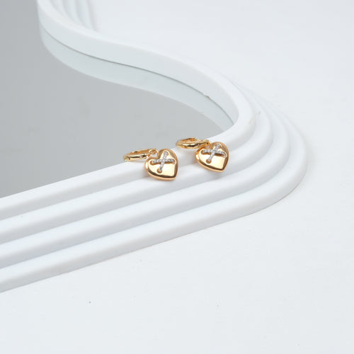 Altın Kaplama Taşlı Kalp Detay Küpe