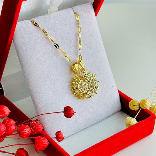 Altın Kaplama Güneş ve Ay Mıknatıslı Kolye