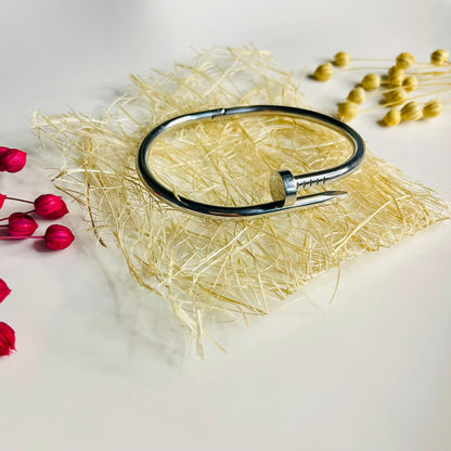 Çivi Kelepçe Bileklik 🌸