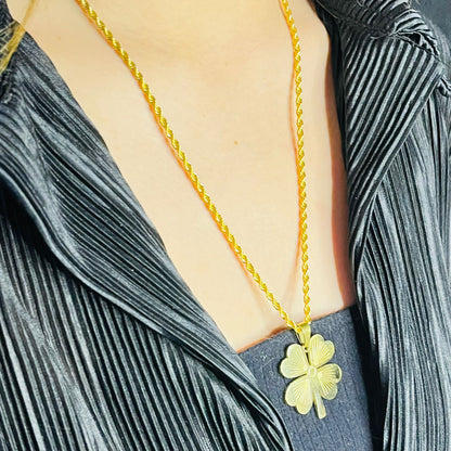 Altın Kaplama Yonca Kolye